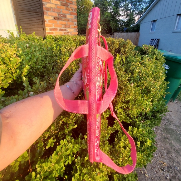 LILLY PULITZER | PINK AND GREEN FLORAL TROPICAL FLORALS LAPTOP CASE - Picture 11 of 13